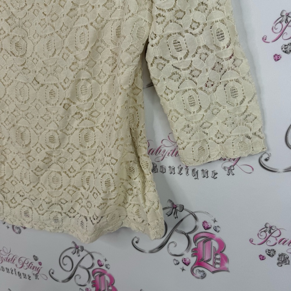 Banana Republic shirt crochet style lace floral Cream Lace Blouse - Picture 2 of 5